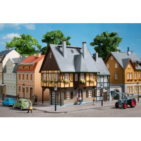 cladire pe strada garii - TT/H0 AUHAGEN 12343