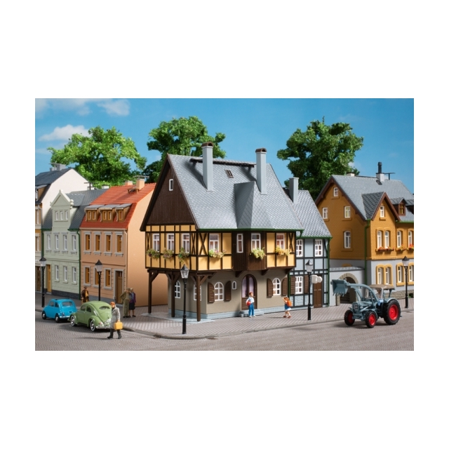 cladire pe strada garii - TT/H0 AUHAGEN 12343